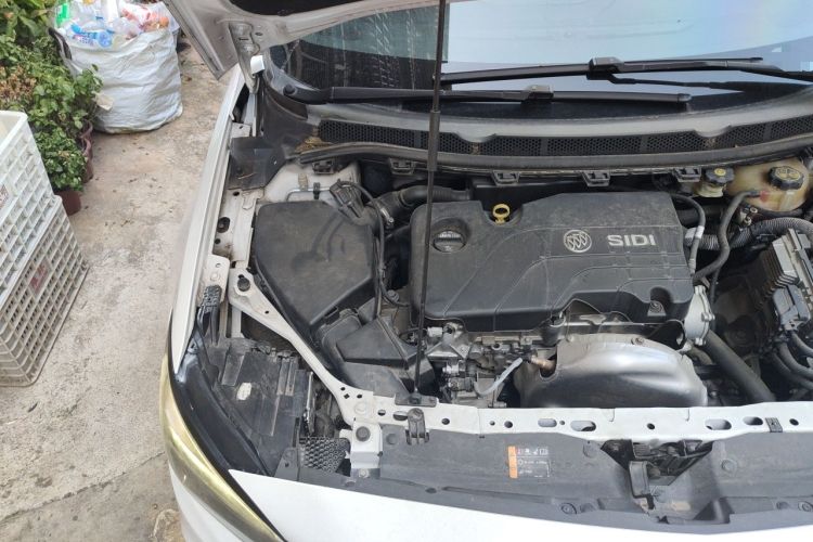 Used Buick Verano 2018 Sedan 15S Automatic Leading Model Engine Bay Right