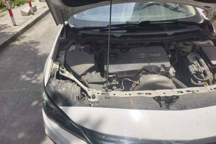 Used Buick Verano 2018 Sedan 15S Automatic Entry Model Engine Bay Right