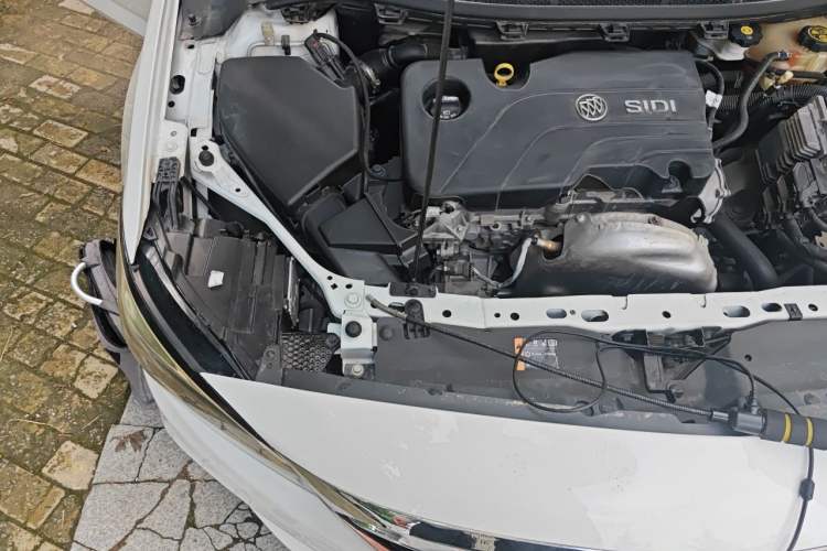 Used Buick Verano 2018 Sedan 15S Automatic Leading Model Engine Bay Right