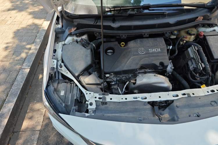 Used Buick Verano 2018 Sedan 15S Automatic Leading Model Engine Bay Right