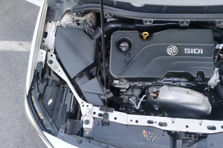 Used Buick Verano 2018 Sedan 15S Automatic Leading Model Engine Bay Right