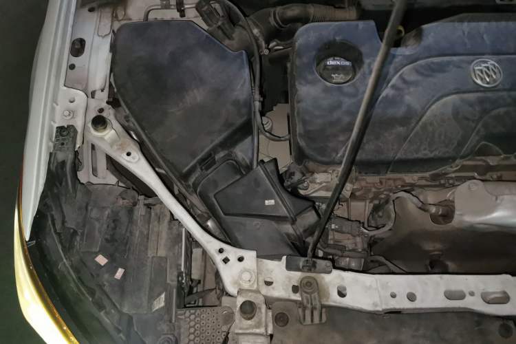 Used Buick Verano 2018 Sedan 15S Automatic Leading Model Engine Bay Right