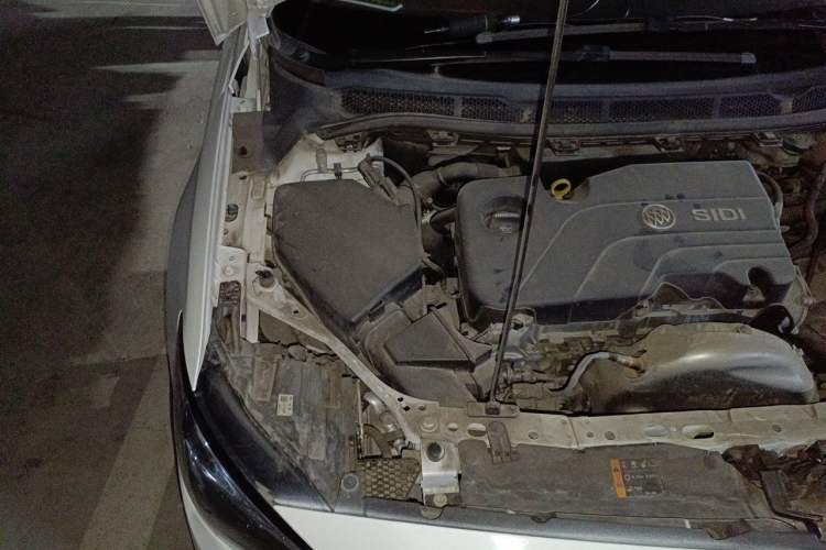 Used Buick Verano 2018 Sedan 15S Automatic Leading Model Engine Bay Right