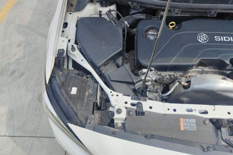 Used Buick Verano 2018 Sedan 15S Automatic Leading Model Engine Bay Right