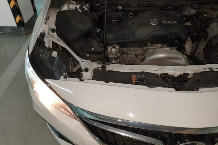 Used Buick Verano 2018 Sedan 15S Automatic Leading Model Engine Bay Right