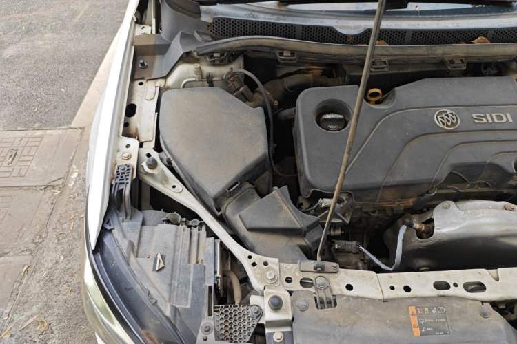 Used Buick Verano 2018 Sedan 15S Automatic Leading Model Engine Bay Right