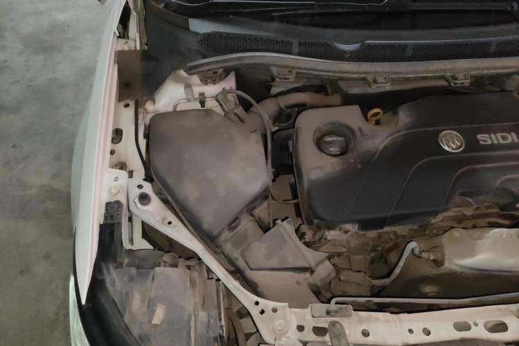 Used Buick Verano 2018 Sedan 15S Automatic Leading Model Engine Bay Right