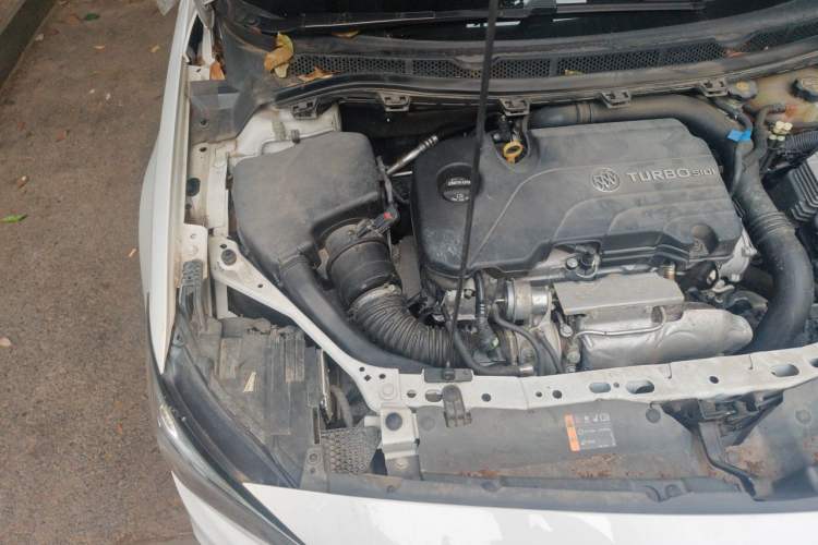 Used Buick Verano 2018 Sedan 20T Dual-Clutch Leading Model Engine Bay Right