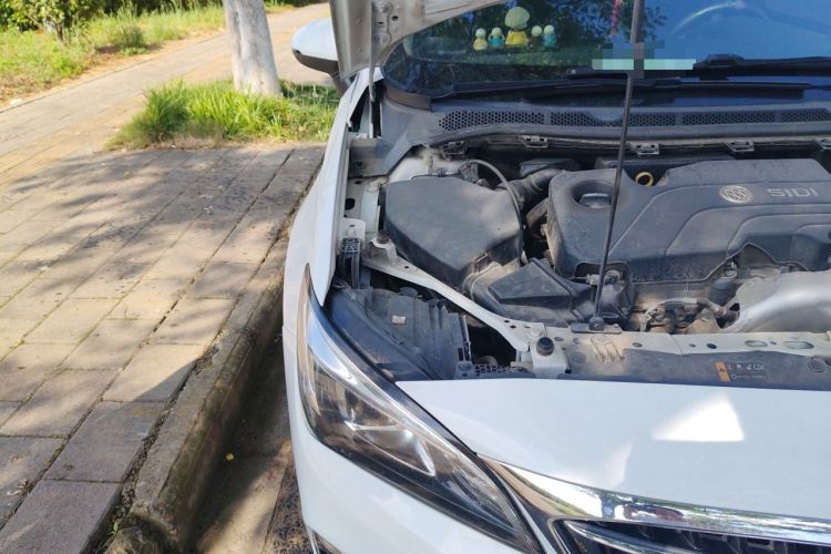 Used Buick Verano 2018 Sedan 15S Automatic Entry Model Engine Bay Right