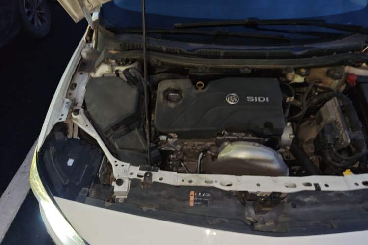 Used Buick Verano 2018 Sedan 15S Automatic Leading Model Engine Bay Right