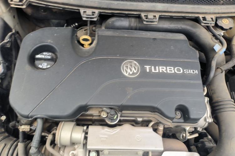 Used Buick Verano 2018 Sedan 20T Dual-Clutch Leading Model Engine Bay