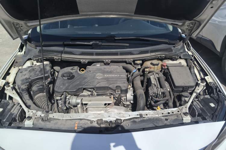 Used Buick Verano 2018 Sedan 20T Dual-Clutch Leading Model Engine Bay