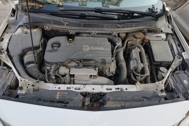 Used Buick Verano 2018 Sedan 20T Dual-Clutch Leading Model Engine Bay