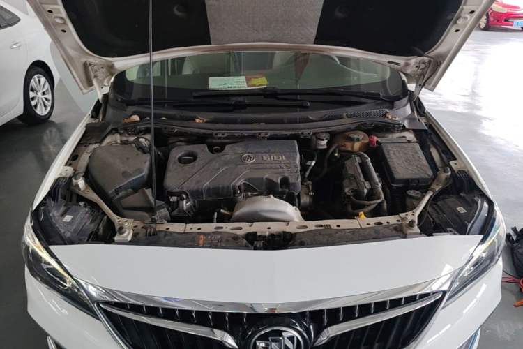 Used Buick Verano 2018 Sedan 15S Automatic Leading Model Engine Bay