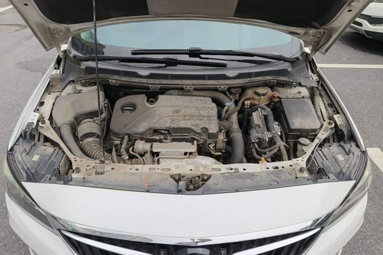 Used Buick Verano 2018 Sedan 20T Dual-Clutch Leading Model Engine Bay