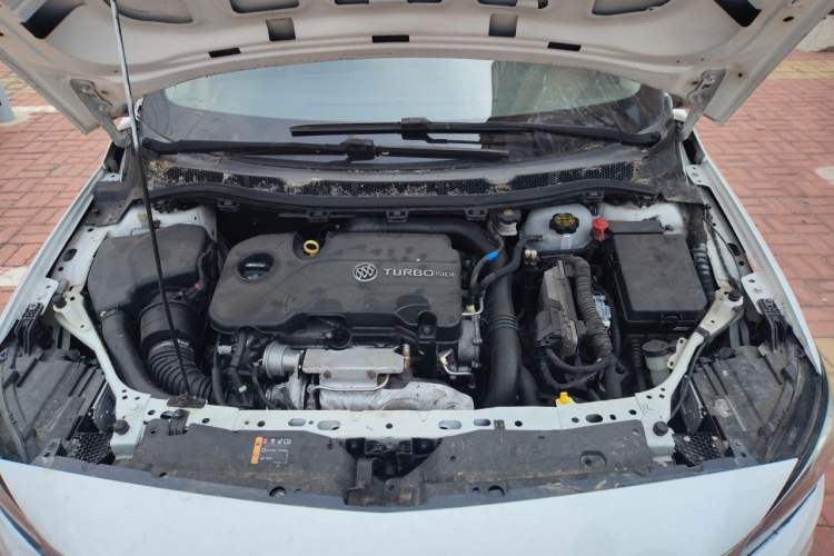 Used Buick Verano 2018 Sedan 20T Dual-Clutch Leading Model Engine Bay