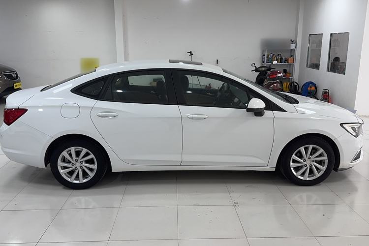 Used Buick Verano 2018 Sedan 15S Manual Leading Model Exterior 2