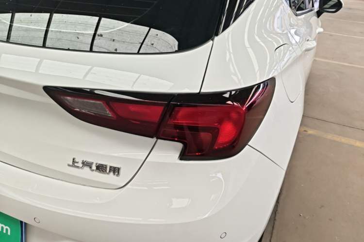Used Buick Verano 2018 Hatchback 15S Automatic Leading Model Exterior 3