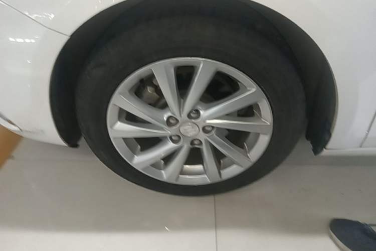 Used Buick Verano 2018 Sedan 15S Automatic Leading Model Exterior 4