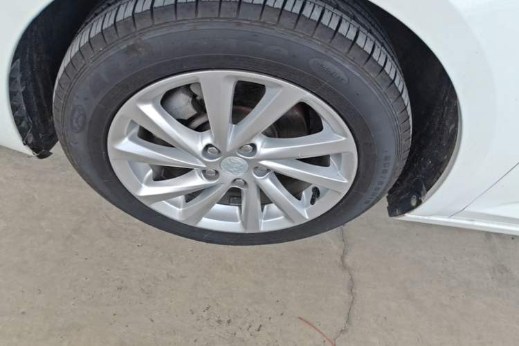 Used Buick Verano 2018 Sedan 15S Automatic Entry Model Exterior 4