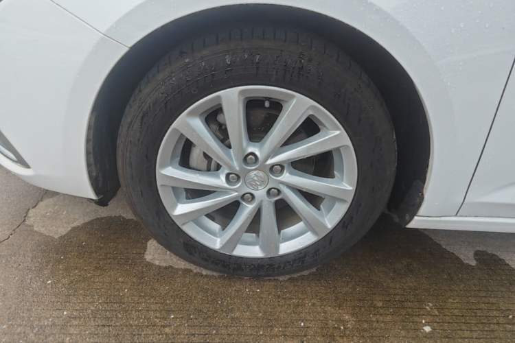 Used Buick Verano 2018 Sedan 15S Automatic Leading Model Exterior 4