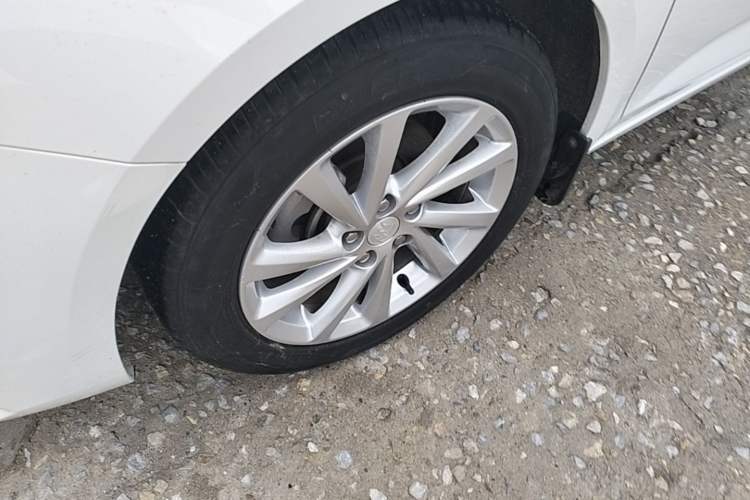 Used Buick Verano 2018 Sedan 15S Automatic Entry Model Exterior 4