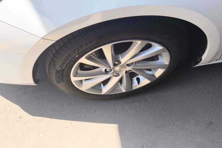 Used Buick Verano 2018 Sedan 15S Automatic Entry Model Exterior 4