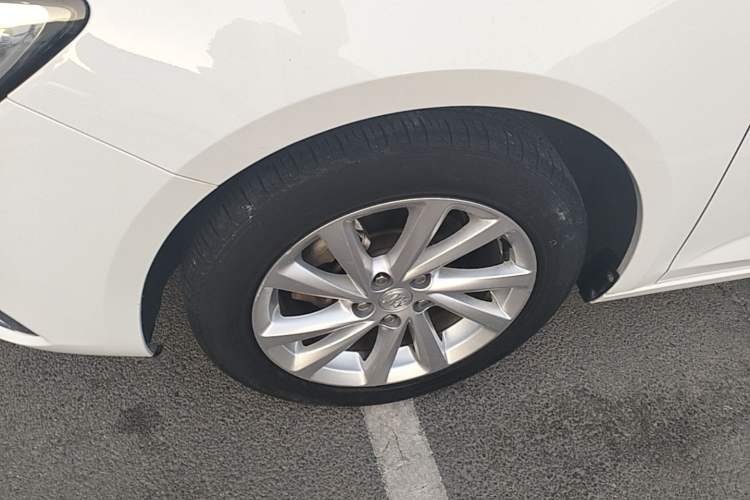 Used Buick Verano 2018 Sedan 15S Automatic Entry Model Exterior 4