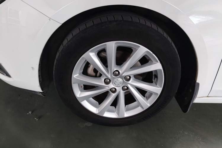 Used Buick Verano 2018 Sedan 15S Automatic Leading Model Exterior 4