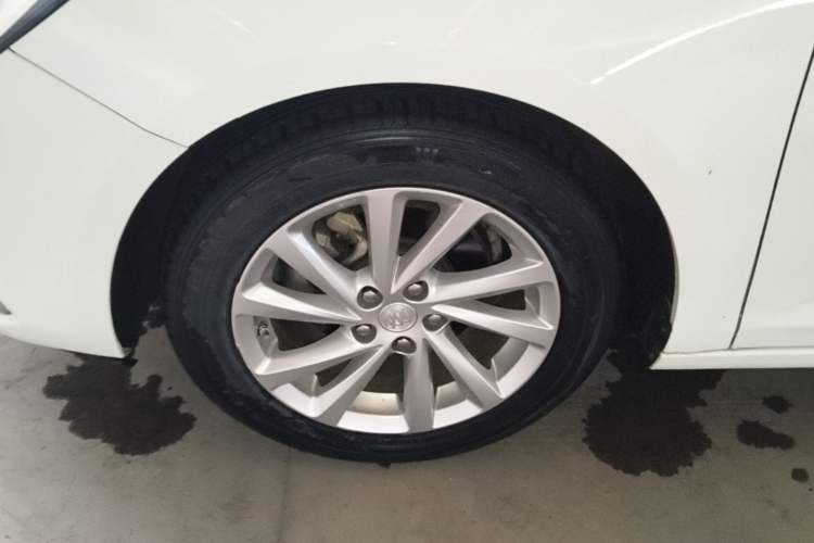 Used Buick Verano 2018 Sedan 15S Automatic Entry Model Exterior 4