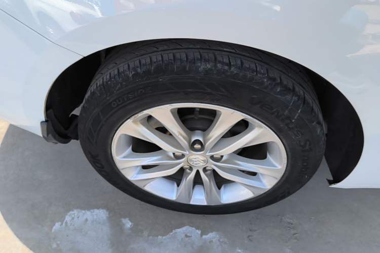 Used Buick Verano 2018 Sedan 20T Dual-Clutch Leading Model Exterior 5