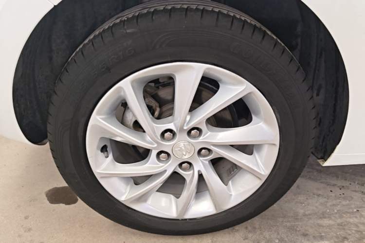 Used Buick Verano 2018 Hatchback 15S Automatic Leading Model Exterior 5