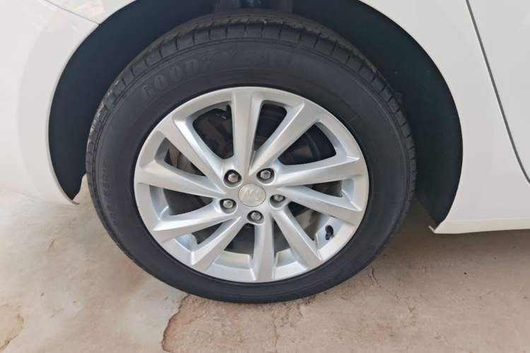 Used Buick Verano 2018 Sedan 15S Automatic Leading Model Exterior 5