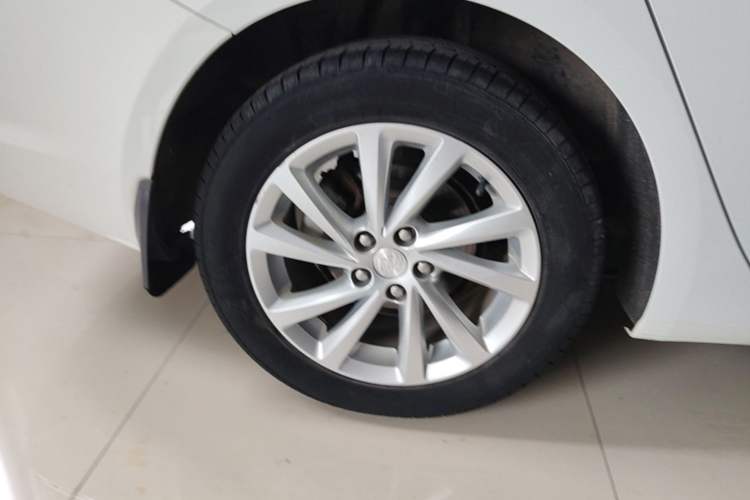Used Buick Verano 2018 Sedan 15S Automatic Leading Model Exterior 5