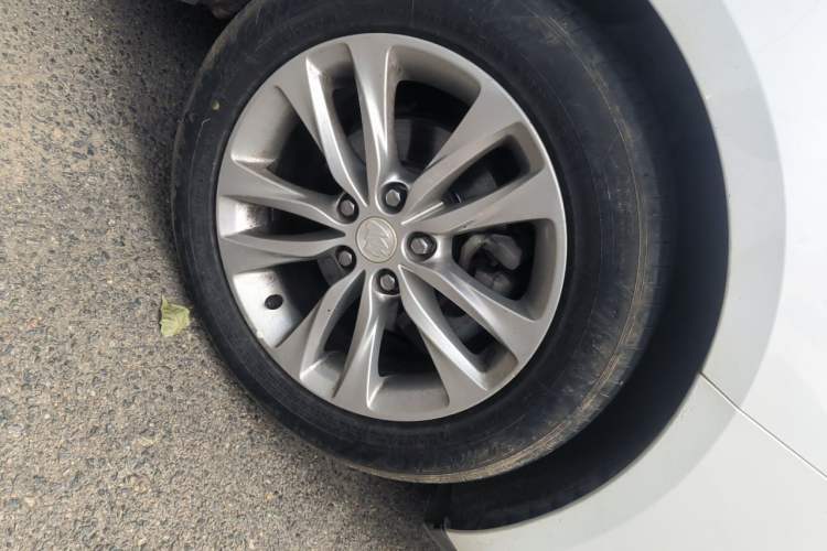 Used Buick Verano 2018 Sedan 20T Dual-Clutch Leading Model Exterior 7