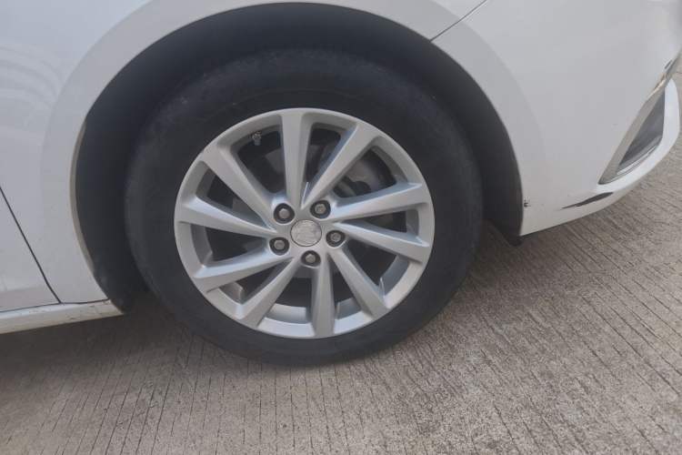 Used Buick Verano 2018 Sedan 15S Automatic Entry Model Exterior 7