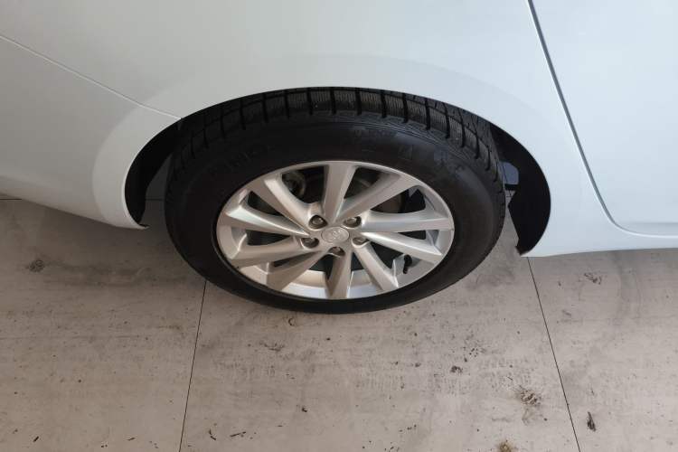 Used Buick Verano 2018 Sedan 15S Automatic Leading Model Exterior 8
