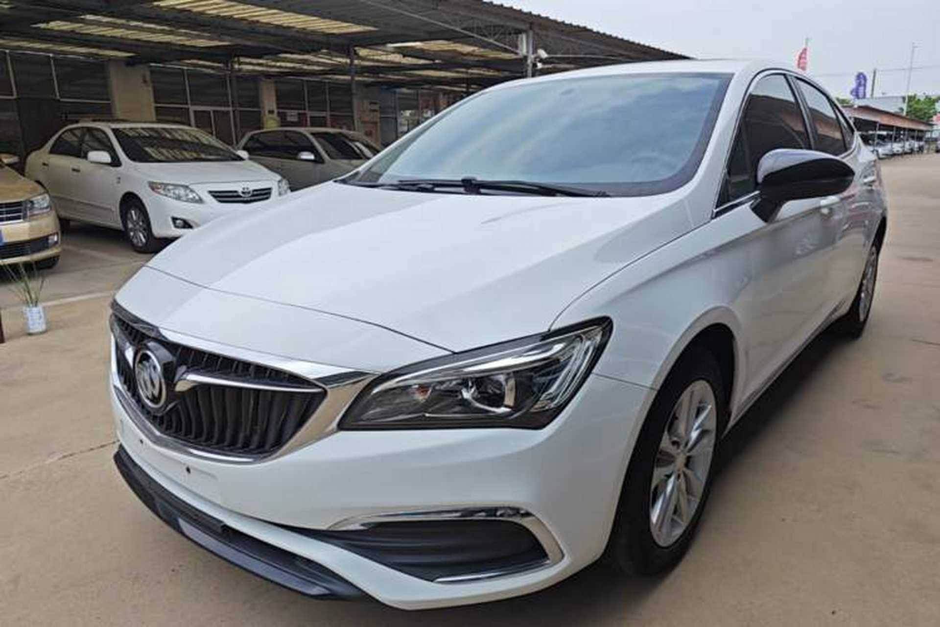 Used Buick Verano 2018 Sedan 20T Dual-Clutch Leading Model Front Left 45 Deg