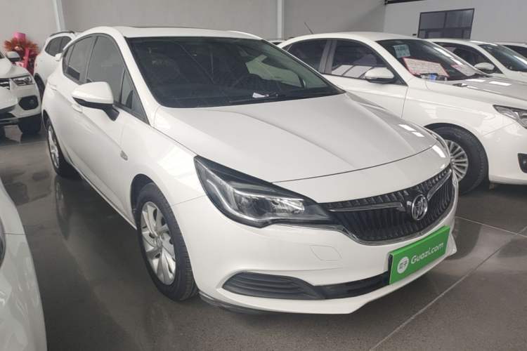 Used Buick Verano 2018 Hatchback 15S Automatic Leading Model Front Right 45 Deg