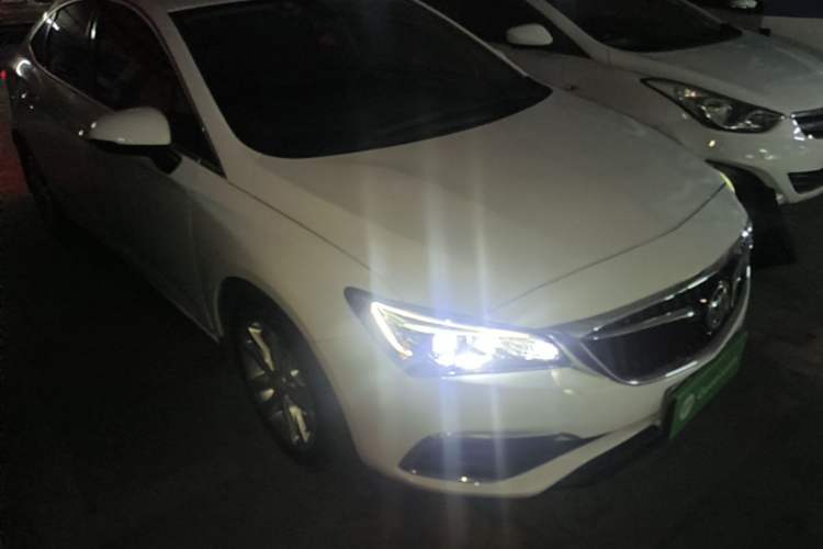 Used Buick Verano 2018 Sedan 20T Dual-Clutch Luxury Model Front Right 45 Deg