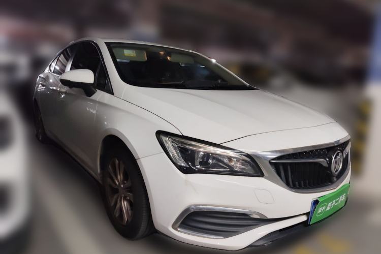 Used Buick Verano 2018 Sedan 20T Dual-Clutch Leading Model Front Right 45 Deg