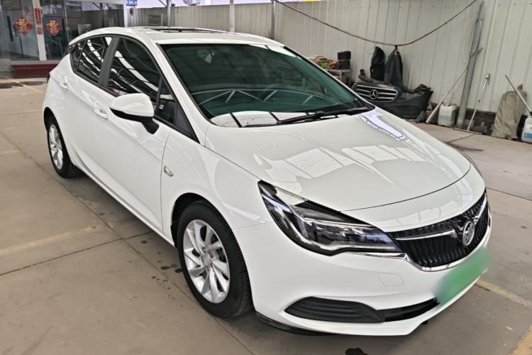 Used Buick Verano 2018 Hatchback 15S Automatic Leading Model Front Right 45 Deg