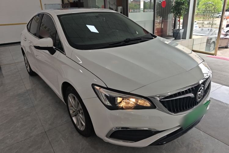 Used Buick Verano 2018 Sedan 20T Dual-Clutch Leading Model Front Right 45 Deg