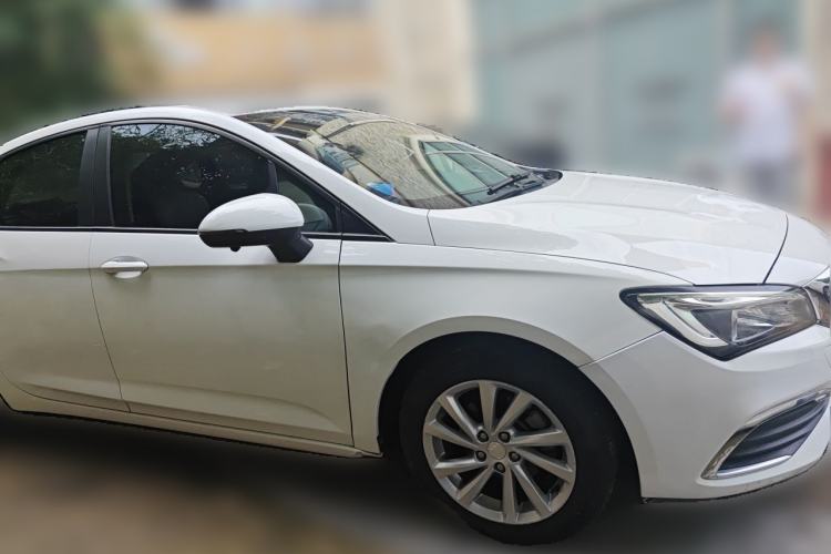Used Buick Verano 2018 Sedan 15S Automatic Leading Model Front Right 45 Deg