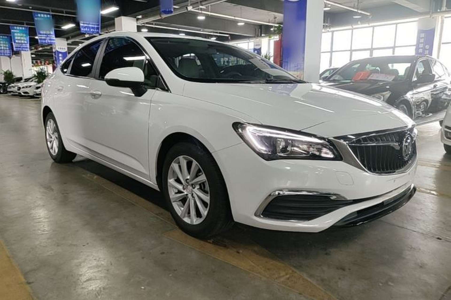 Used Buick Verano 2018 Sedan 15S Automatic Entry Model Front Right 45 Deg