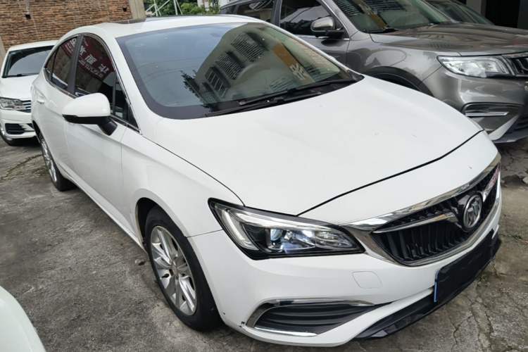 Used Buick Verano 2018 Sedan 20T Dual-Clutch Leading Model Front Right 45 Deg