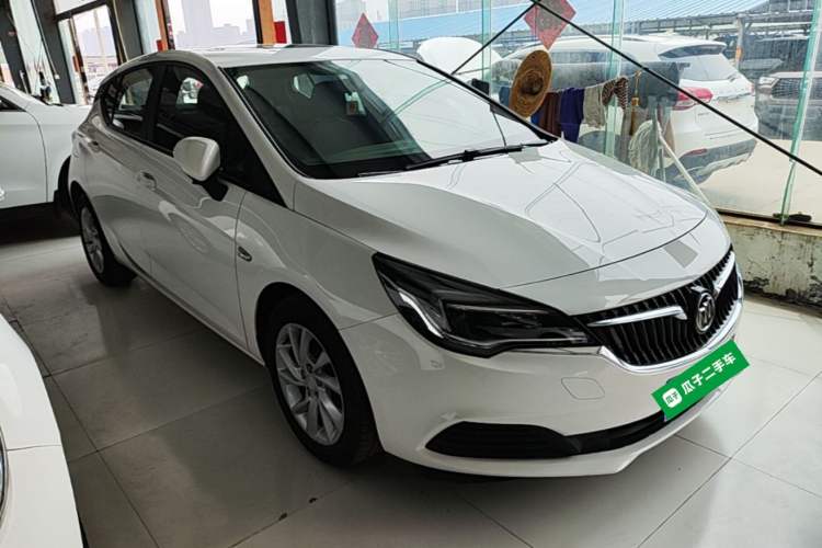 Used Buick Verano 2018 Hatchback 15S Automatic Ambition Model Front Right 45 Deg