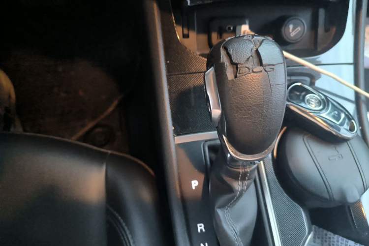 Used Buick Verano 2018 Sedan 20T Dual-Clutch Luxury Model Gear Lever