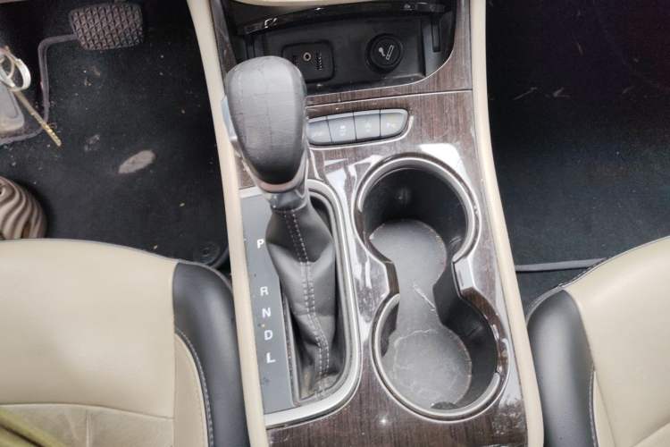 Used Buick Verano 2018 Sedan 15S Automatic Leading Model Gear Lever