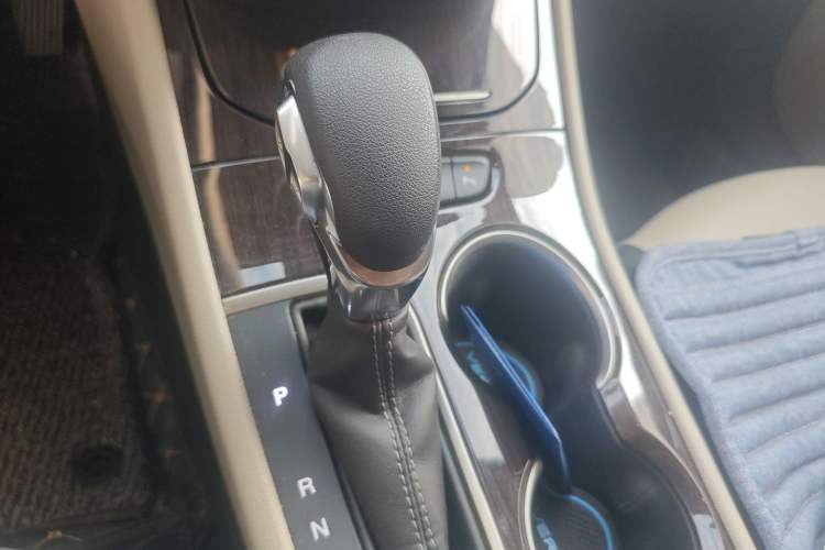 Used Buick Verano 2018 Sedan 15S Automatic Leading Model Gear Lever